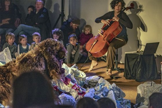 Der Bär tanzt Oleg Kaufmann Barbara Gasser TAMTAM Naturmuseum Solothurn Kulturnacht Solothurn 2019